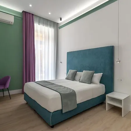 Bed and breakfast Lovelia: Square Lovely