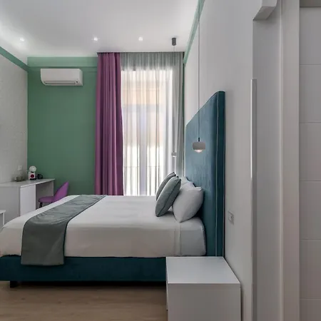 Bed & Breakfast Lovelia: Square Lovely 3*