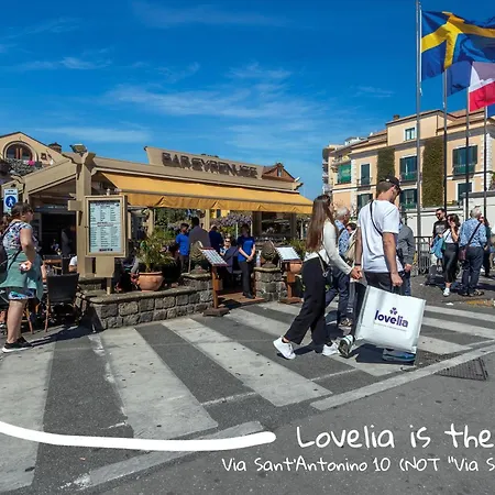 Lovelia: Square Lovely *