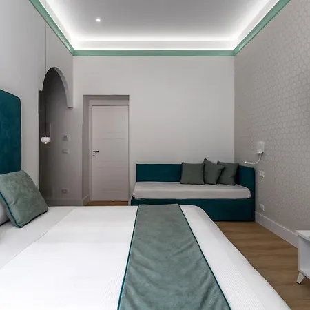 Lovelia: Square Lovely Bed & Breakfast