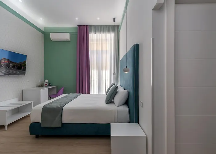 Bed & Breakfast Lovelia: Square Lovely 3*